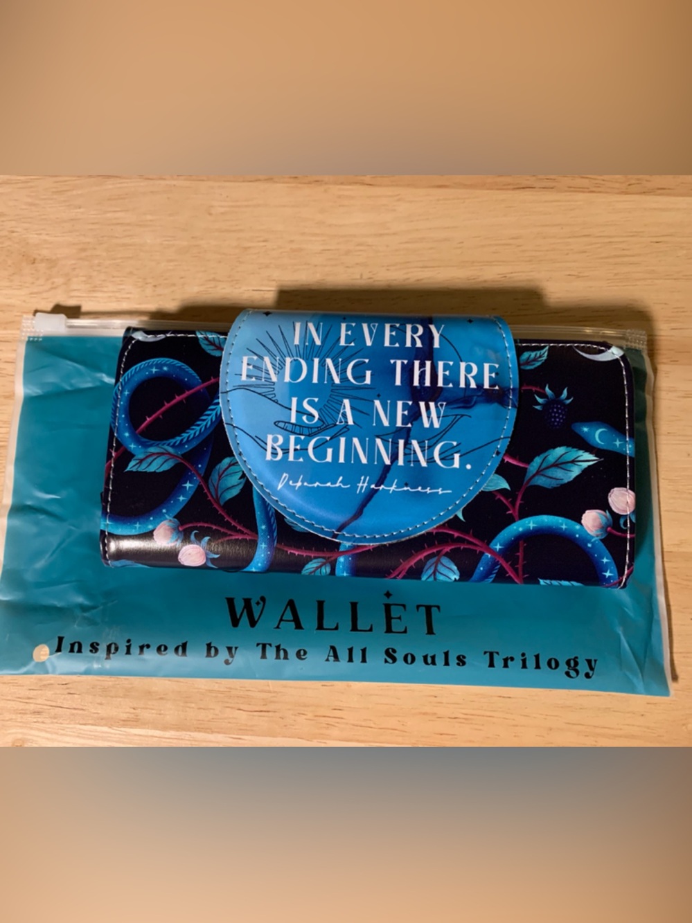 Bookish Box Exclusive All Souls Trilogy Wallet / Deborah Harkness
